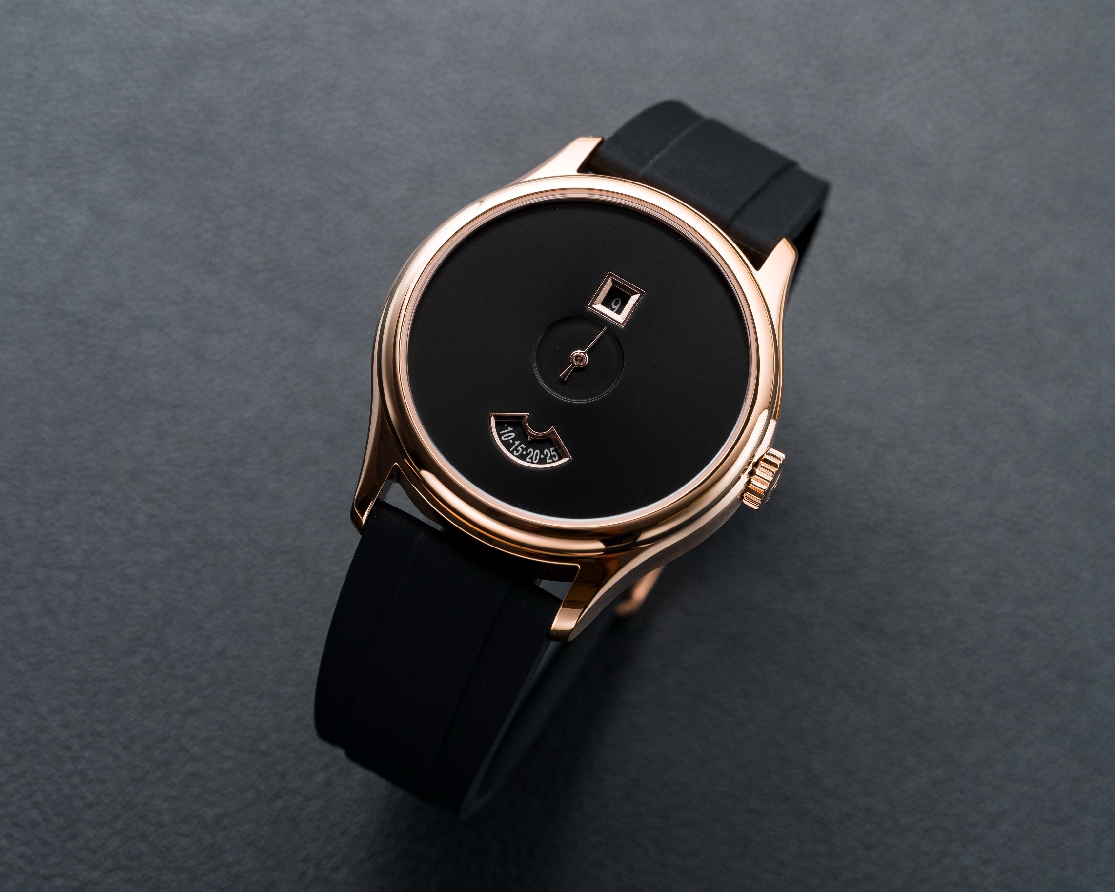Initiale Classique Heure Sautante