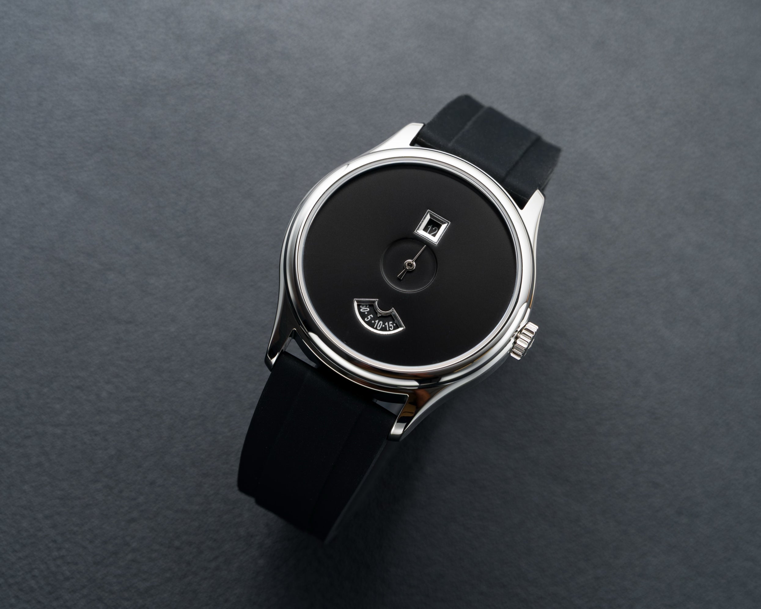 Initiale Classique Heure Sautante