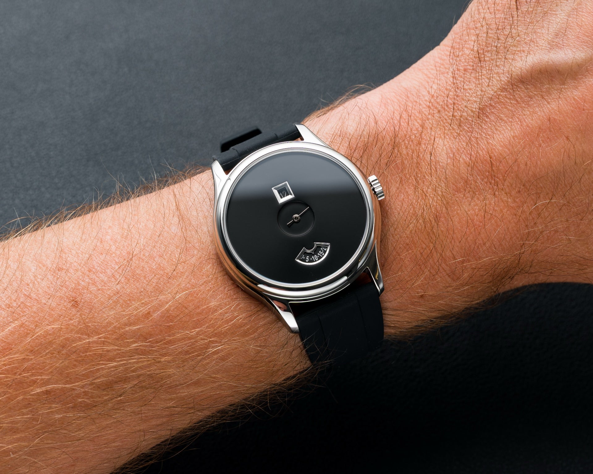 Initiale Classique Heure Sautante