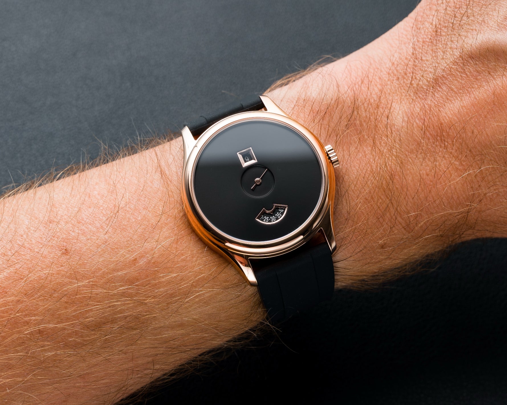 Initiale Classique Heure Sautante